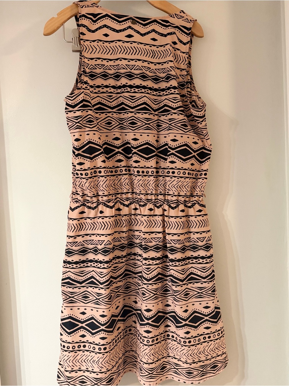 Guess Sleeveless Pink Dress with Black Geometric Print